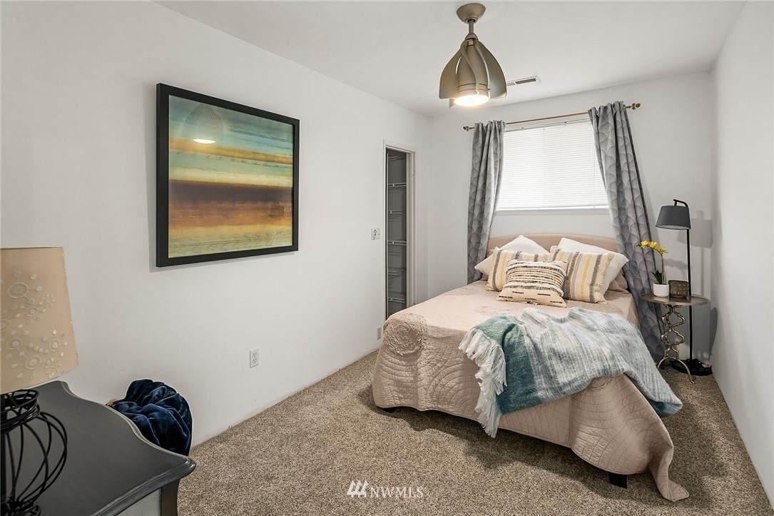 3305 Northeast 11th Place Renton, WA 98056 - Photo 15 of 35