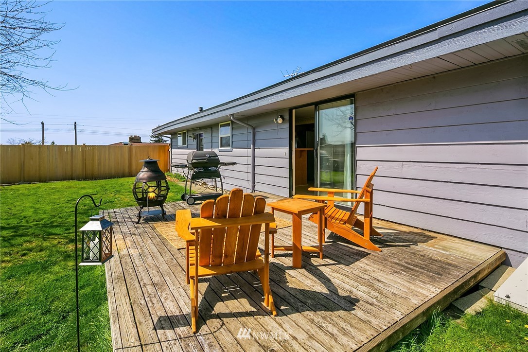 3305 Northeast 11th Place Renton, WA 98056 - Photo 23 of 35
