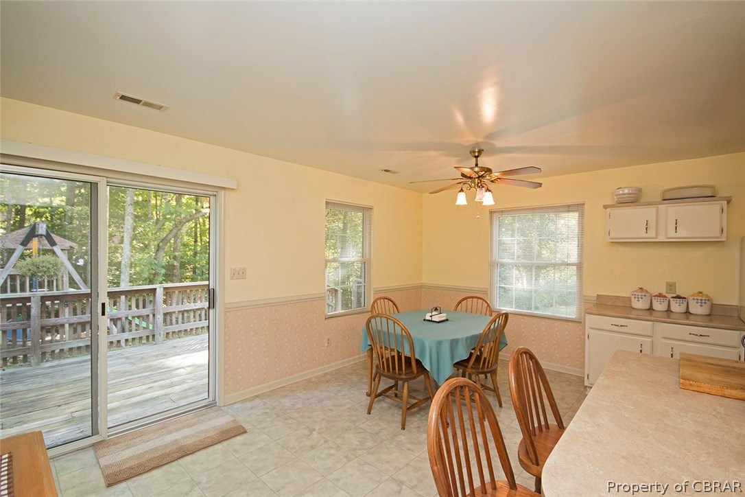 8858 Marlfield Road Gloucester, VA 23061 - Photo 9 of 29 Dining Area