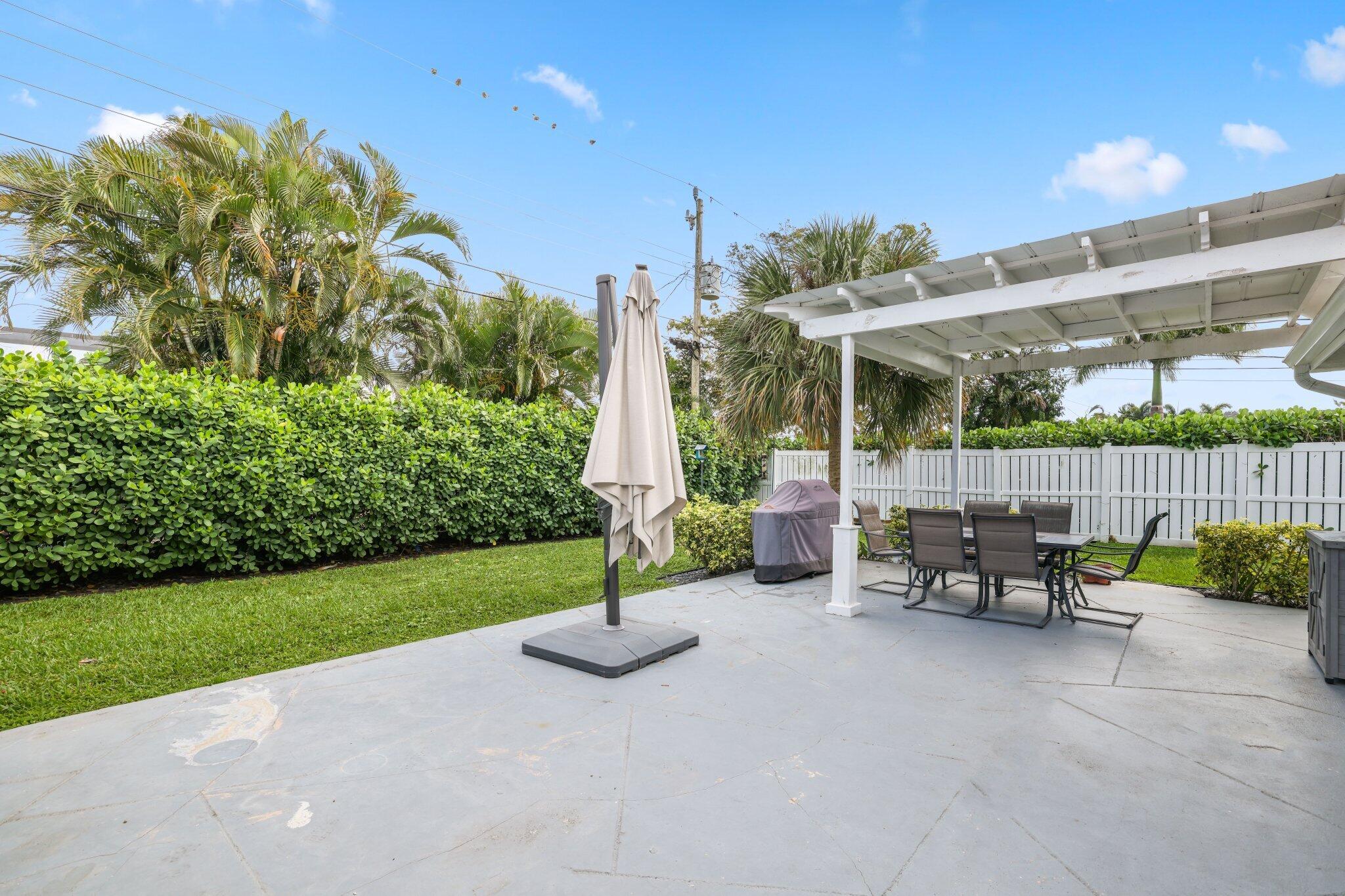 866 Southwest 12th Avenue Boca Raton, FL 33486 - Photo 34 of 52 Backyard