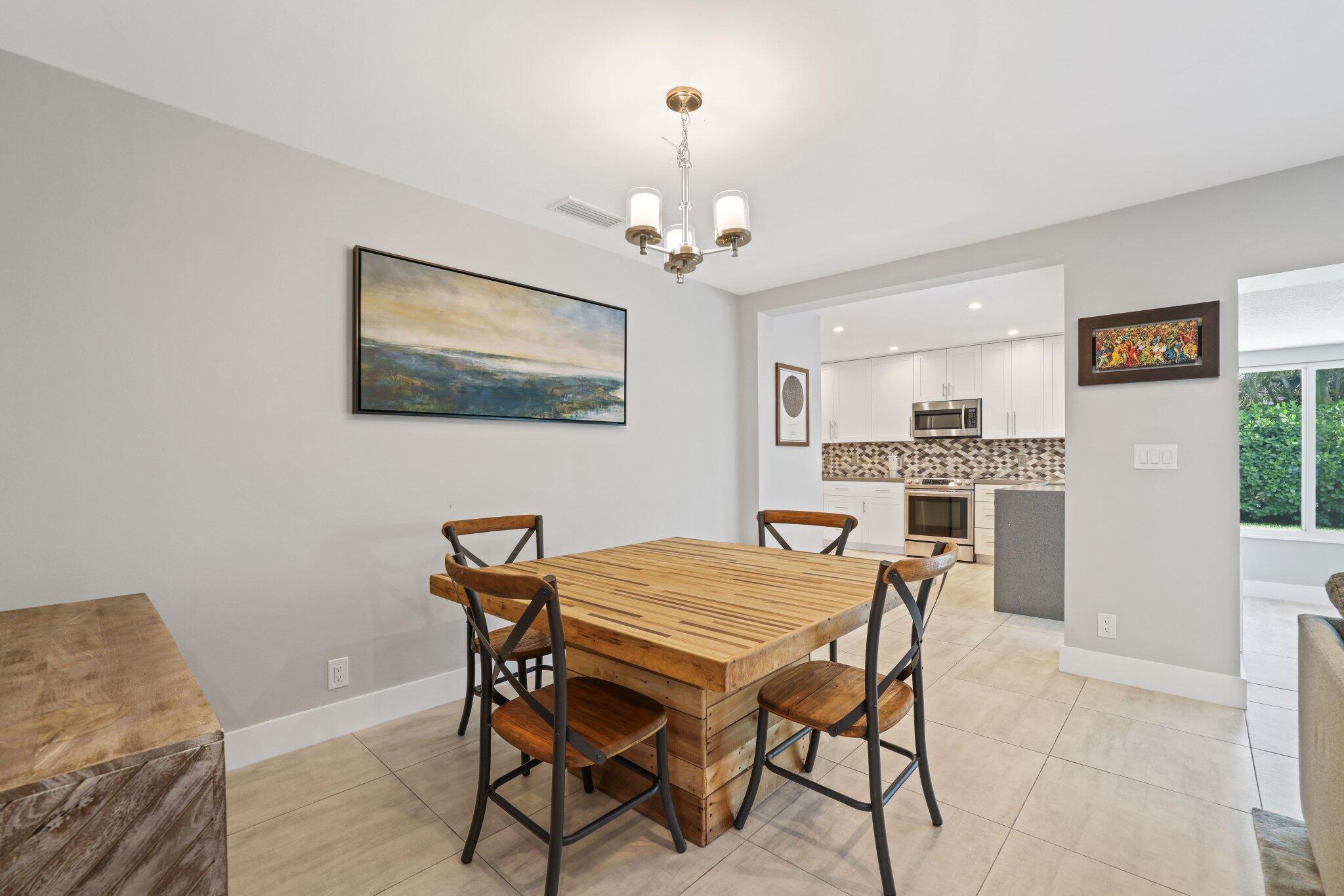 866 Southwest 12th Avenue Boca Raton, FL 33486 - Photo 8 of 52 Dining area