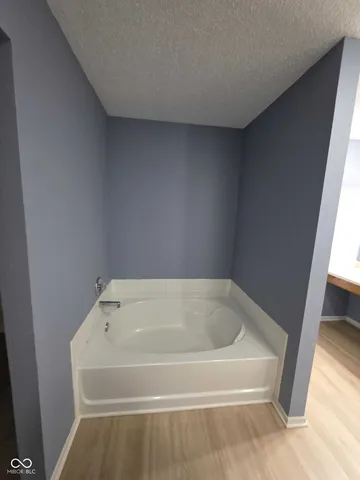 $2,390 | 14283 Refreshing Garden Lane, Fishers, IN 46038