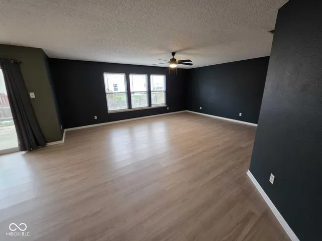 $2,390 | 14283 Refreshing Garden Lane, Fishers, IN 46038