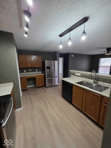 $2,390 | 14283 Refreshing Garden Lane, Fishers, IN 46038