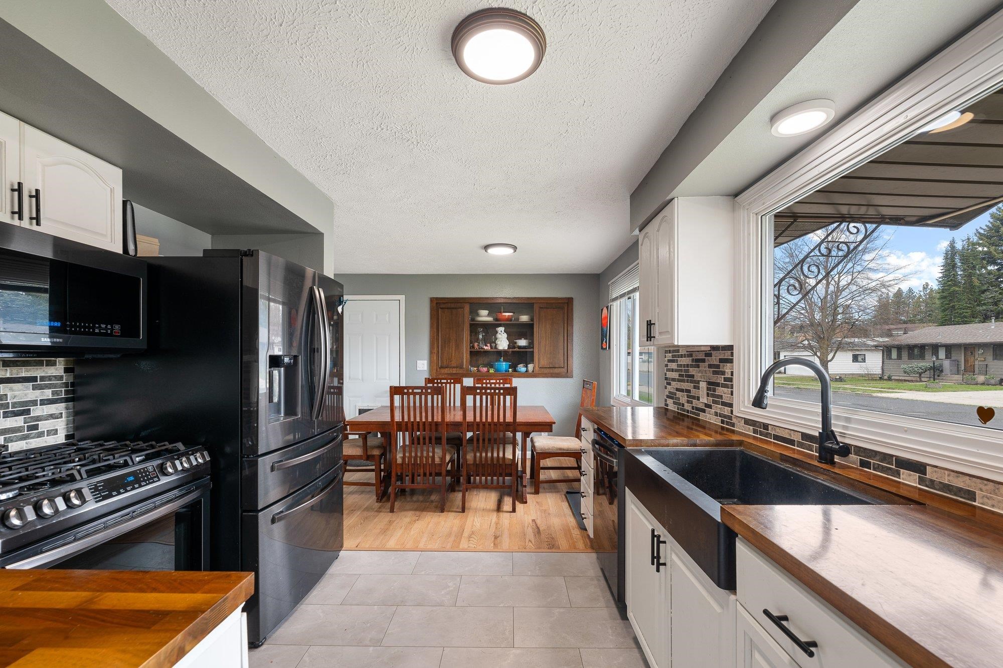 5933 North Moore Street Spokane, WA 99205 - Photo 4 of 37