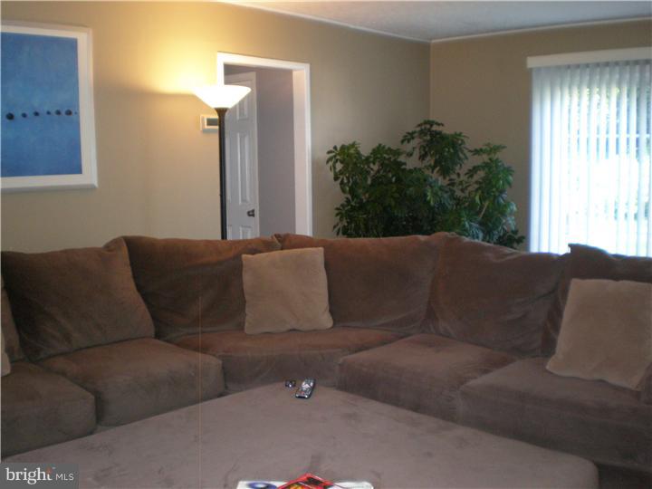 49 Towns Road Levittown, PA 19056 - Photo 2 of 25 Living Room