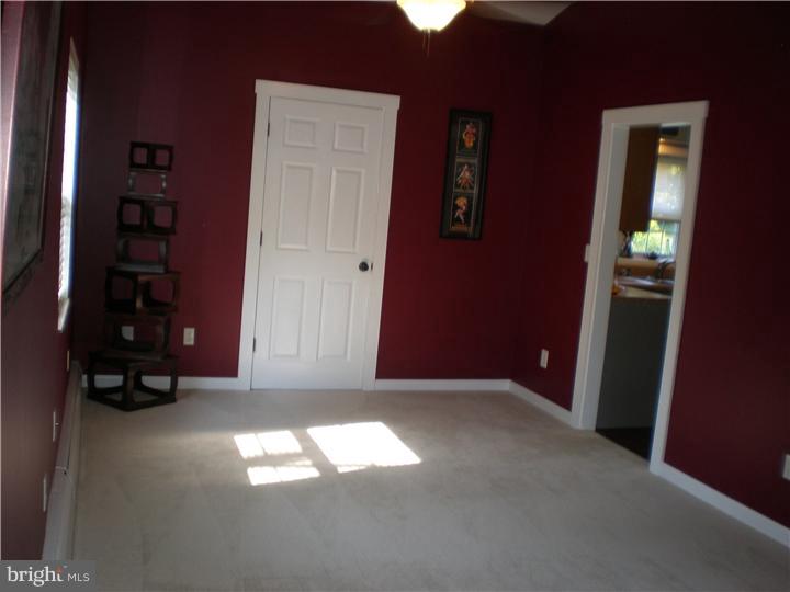 49 Towns Road Levittown, PA 19056 - Photo 11 of 25 Family Room