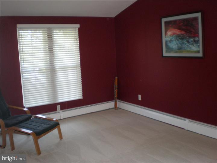 49 Towns Road Levittown, PA 19056 - Photo 12 of 25 Family Room
