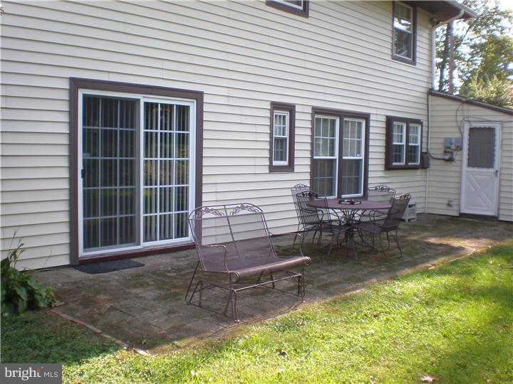 49 Towns Road Levittown, PA 19056 - Photo 21 of 25 Patio