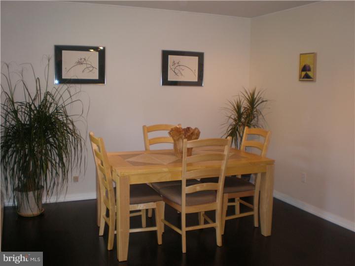 49 Towns Road Levittown, PA 19056 - Photo 5 of 25 Dining Room