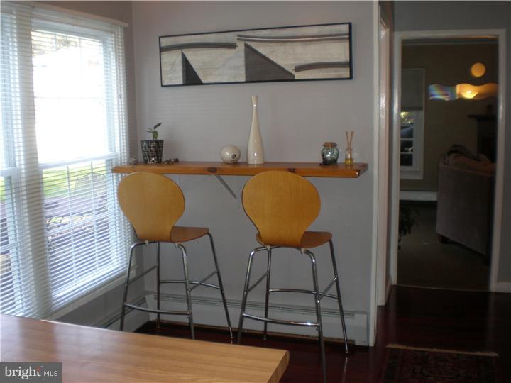 49 Towns Road Levittown, PA 19056 - Photo 10 of 25 Breakfast Room