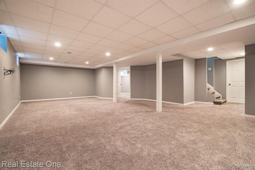 4254 Beach Road Troy, MI 48098 - Photo 35 of 54 Gallery Image 35
