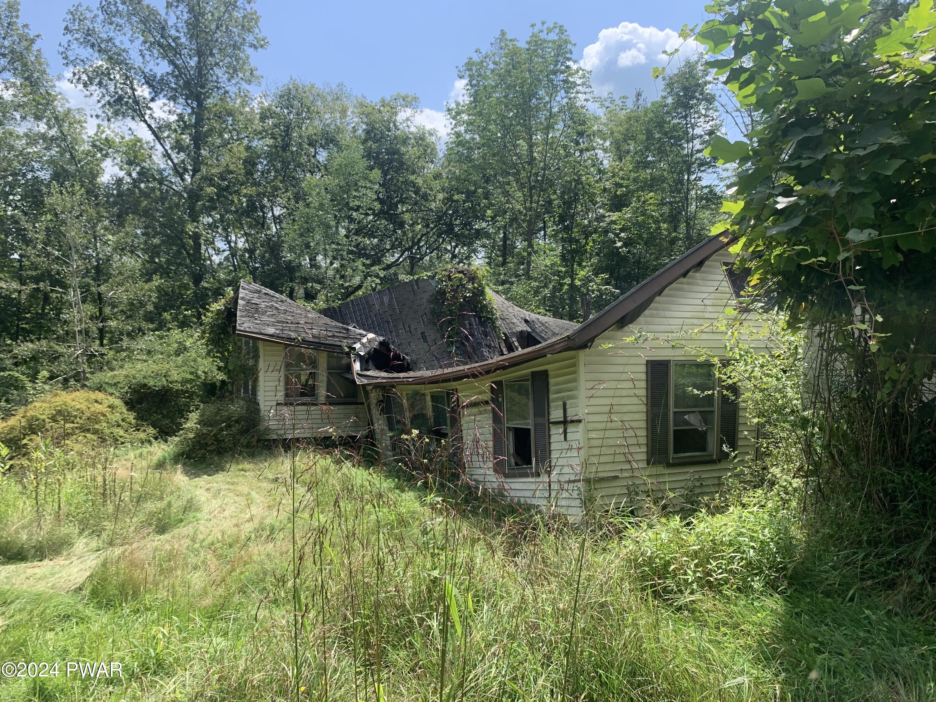 1218 Rt 590 Hawley, PA 18428 - Photo 9 of 10