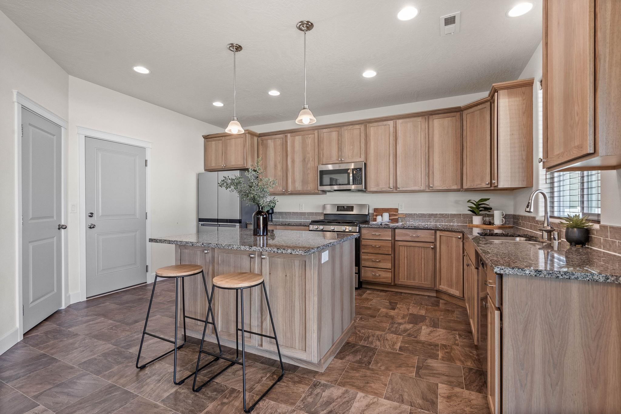 1506 South Meyers Road Greenacres, WA 99016 - Photo 14 of 40 Gallery Image 14