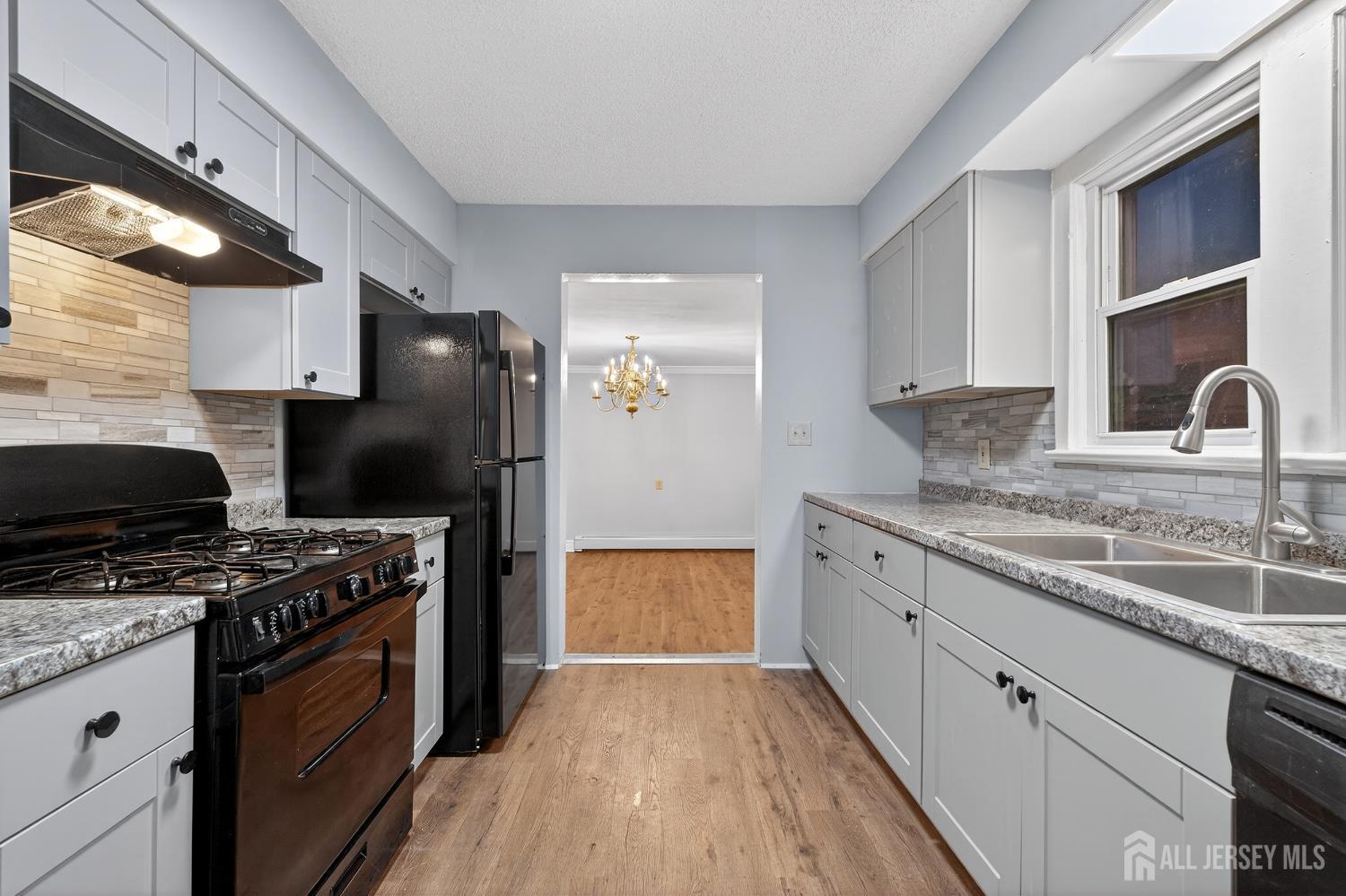 49 A Middlesex Road Matawan, NJ 07747 - Photo 9 of 40