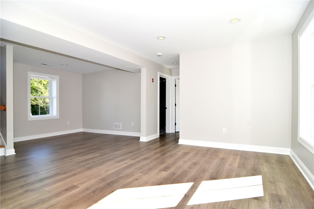 33 Hobart Street Westerly, RI 02891 - Photo 23 of 26