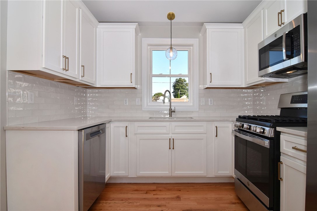 33 Hobart Street Westerly, RI 02891 - Photo 9 of 26