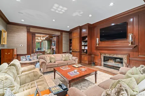 $3,950,000 | 8 High Meadow Court, Glen Head, NY 11545