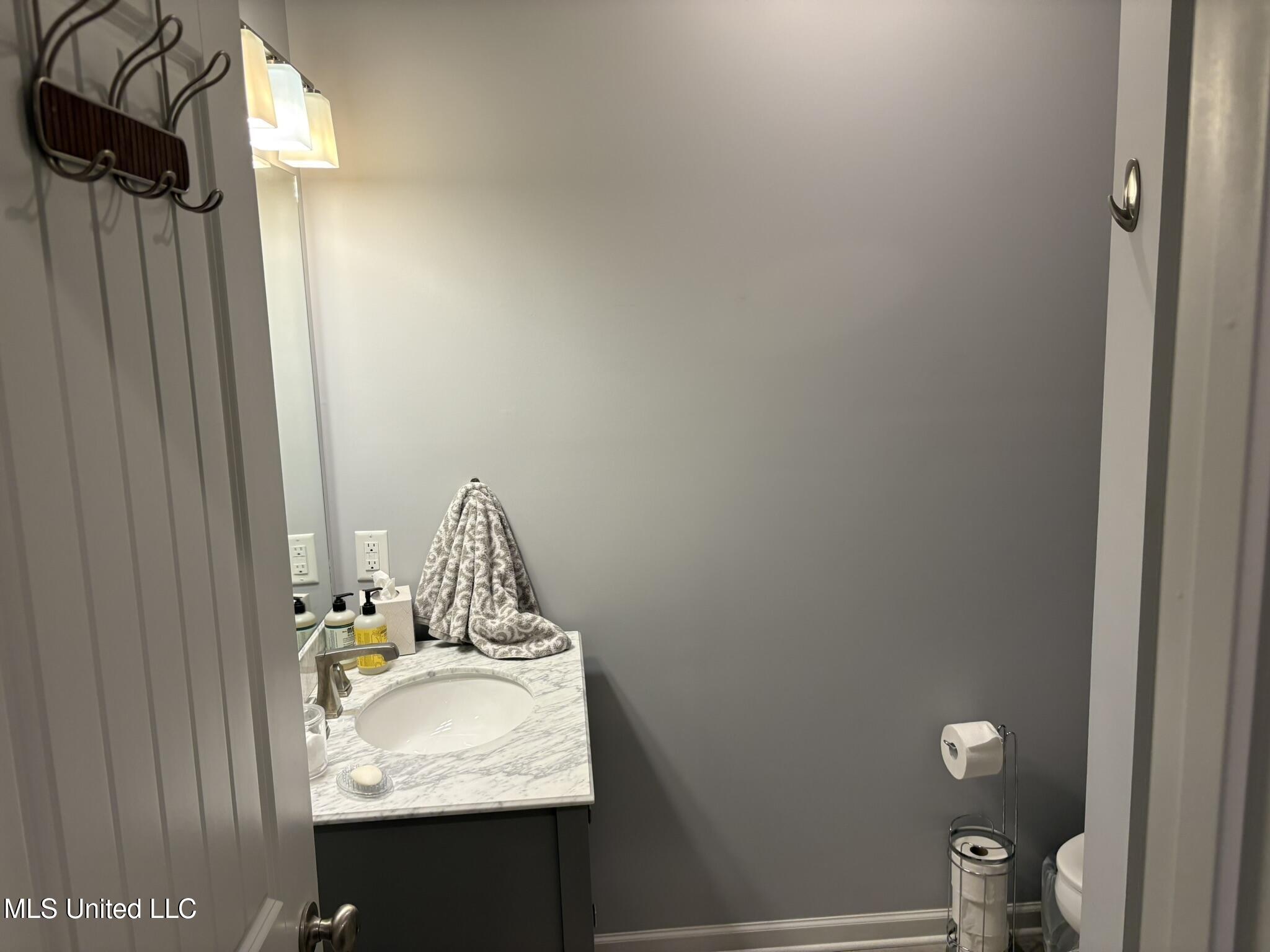 333 Paul White Road Como, MS 38619 - Photo 15 of 53 333 Paul White RD Bath 2