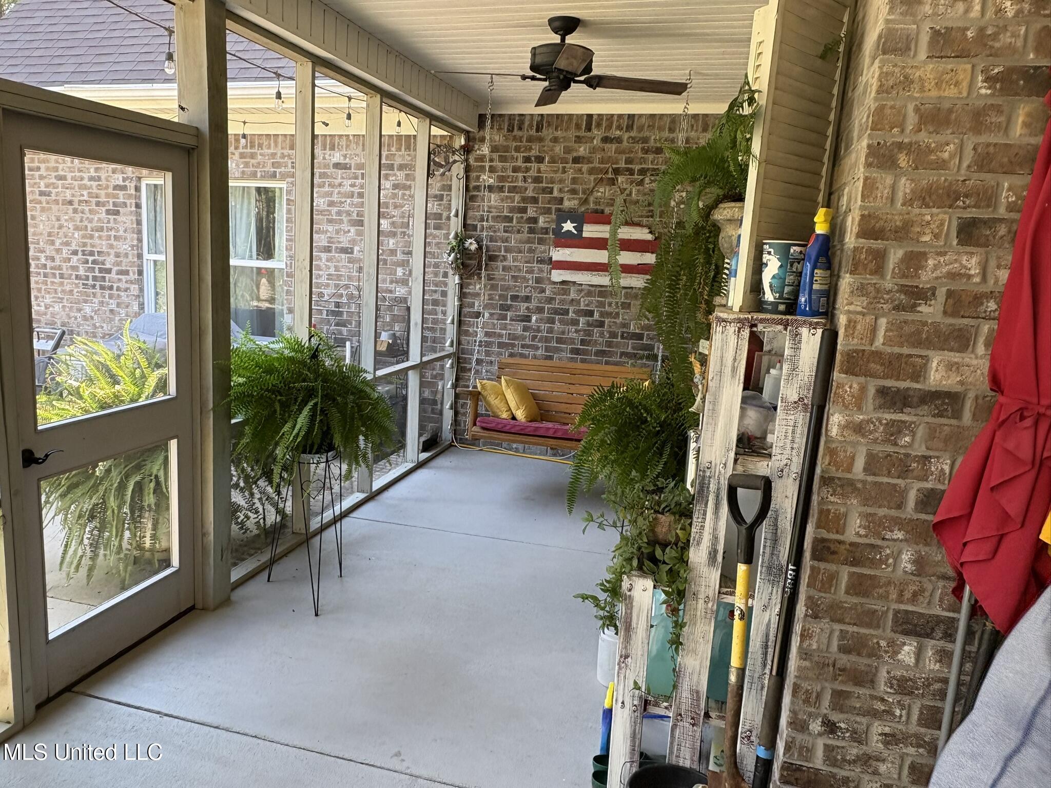 333 Paul White Road Como, MS 38619 - Photo 17 of 53 333 Paul White RD Screen Porch