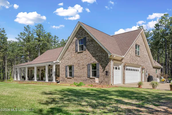 $859,000 | 333 Paul White Road, Como, MS 38619