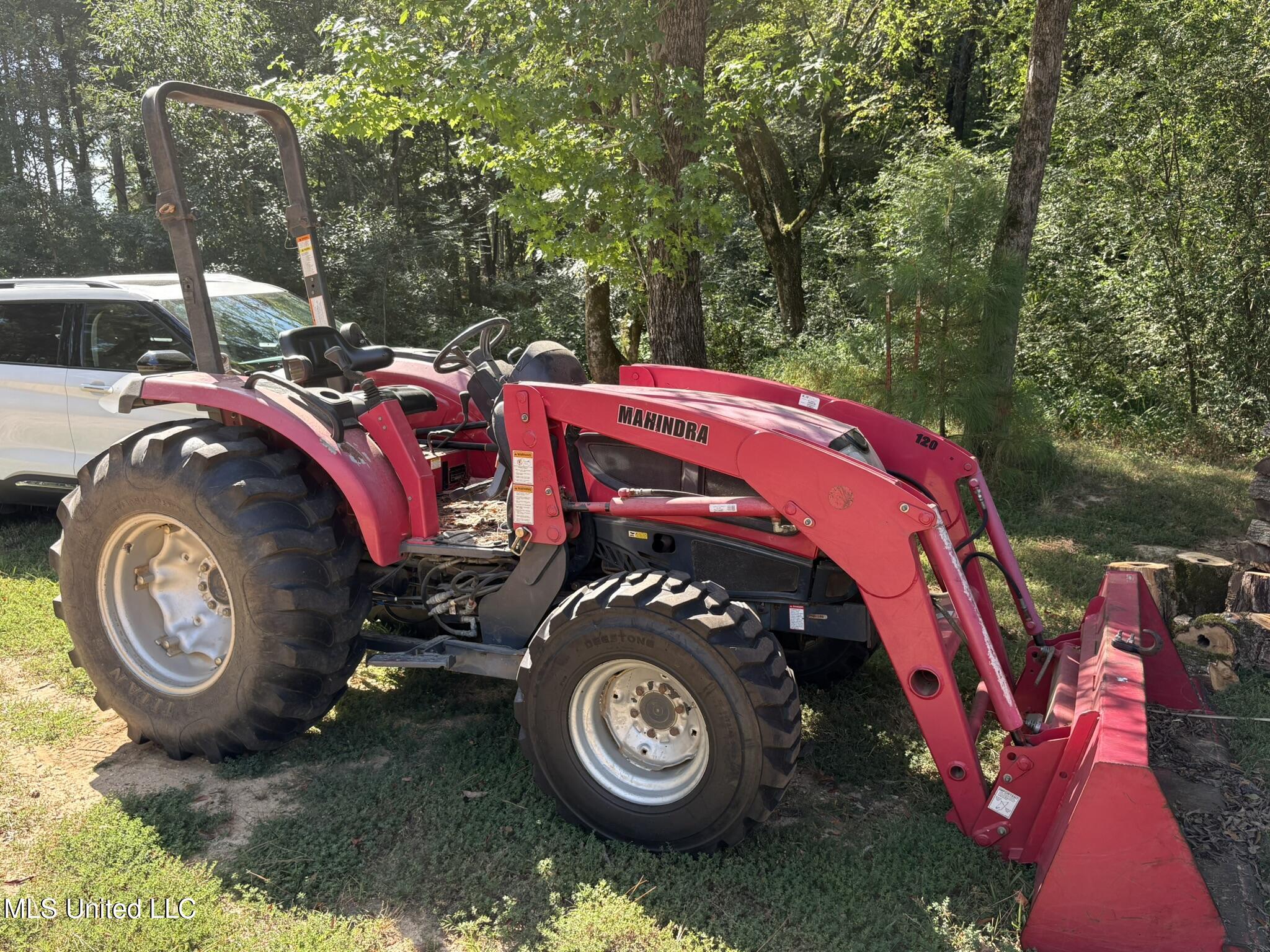333 Paul White Road Como, MS 38619 - Photo 36 of 53 333 Paul White RD Tractor