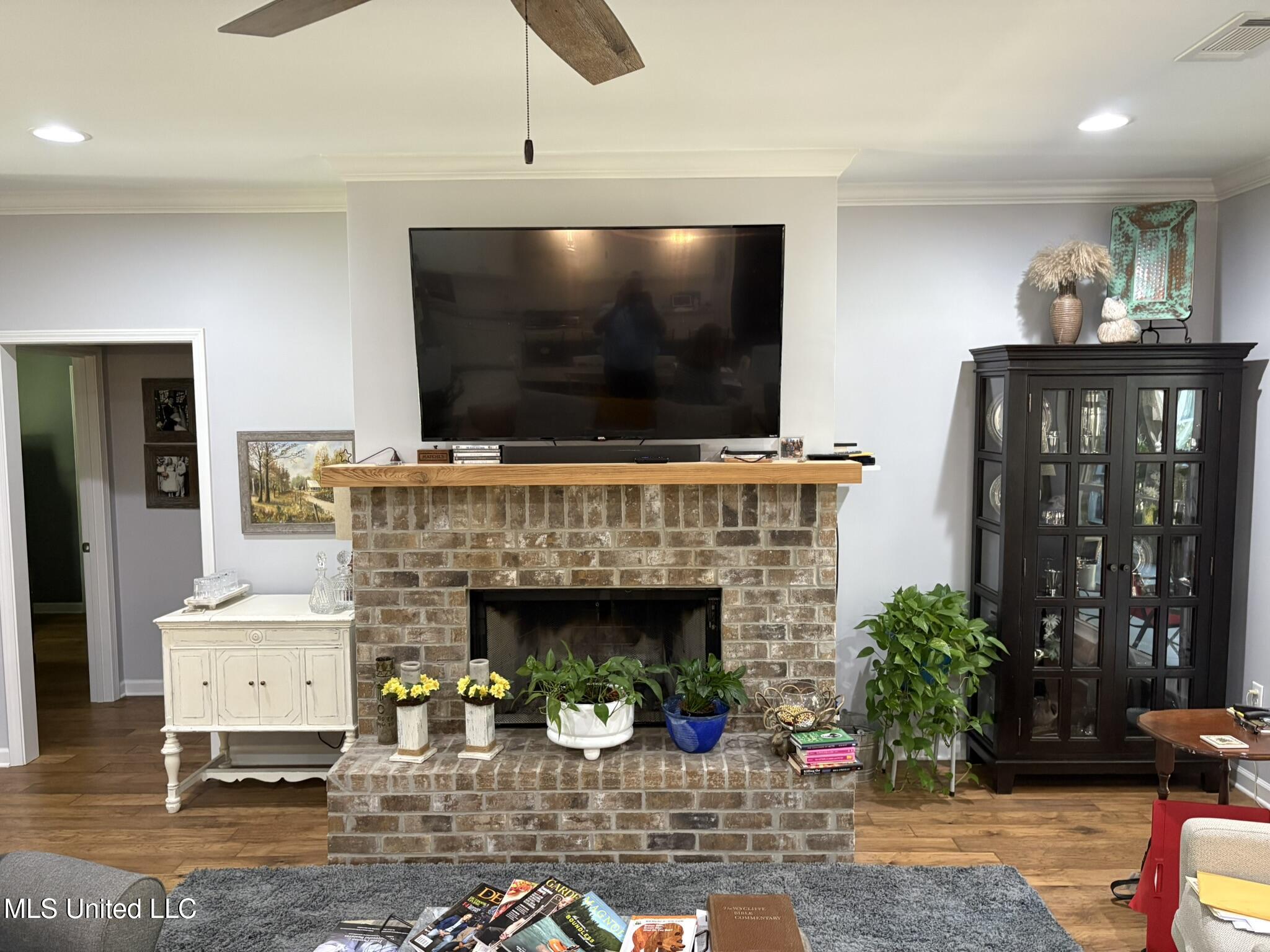 333 Paul White Road Como, MS 38619 - Photo 5 of 53 333 Paul White RD Den
