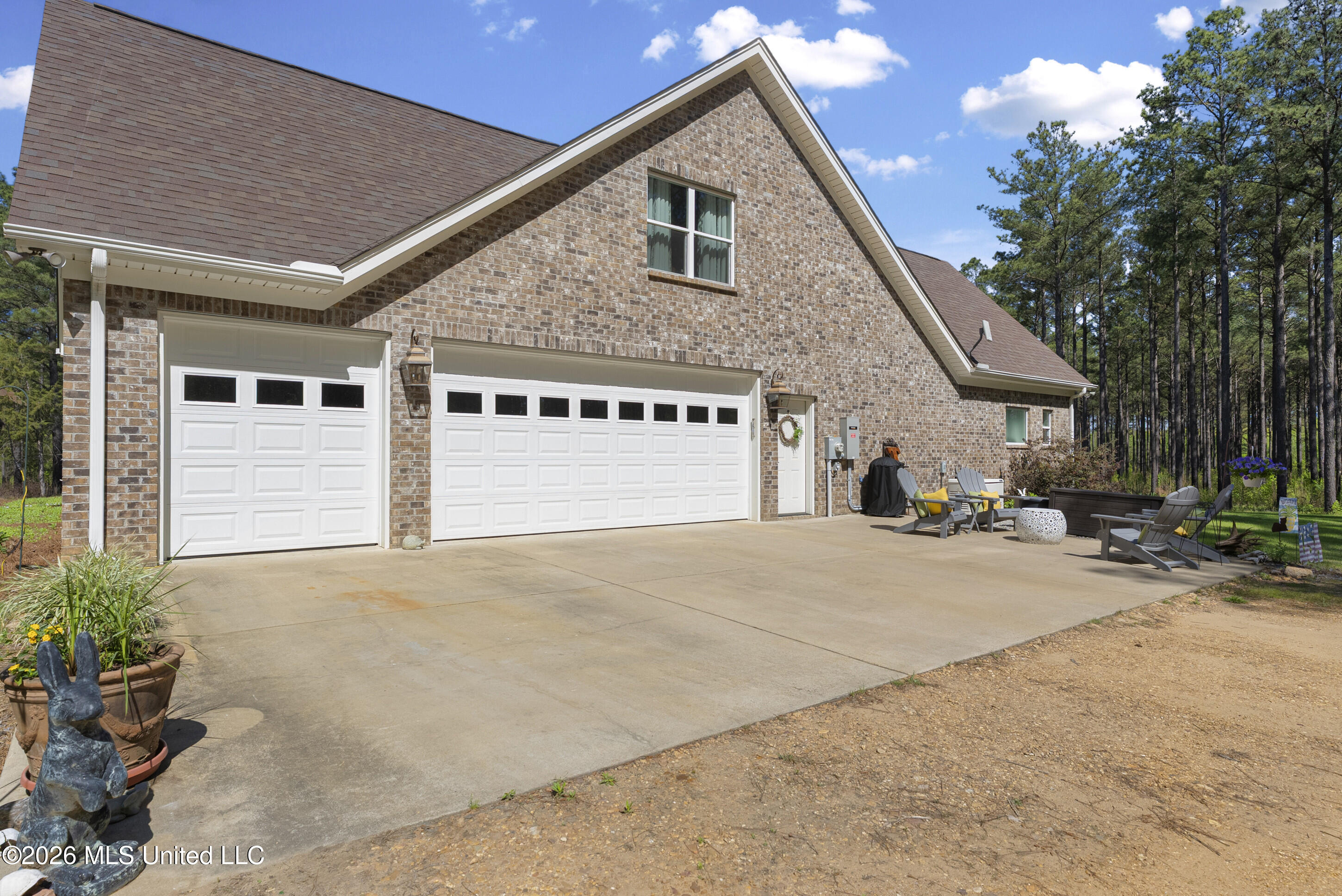 333 Paul White Road Como, MS 38619 - Photo 5 of 51 New 333 Garage