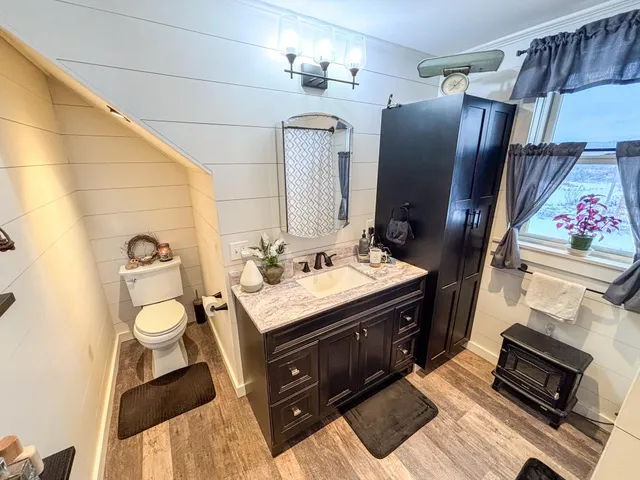 $360,000 | 46 Makalas Way, Thetford, VT 05045