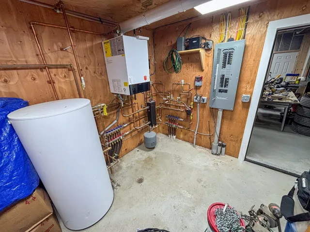 $360,000 | 46 Makalas Way, Thetford, VT 05045