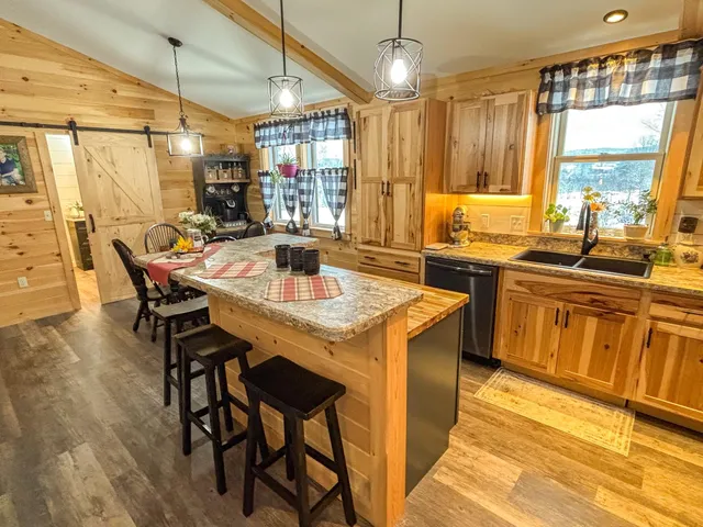 $360,000 | 46 Makalas Way, Thetford, VT 05045