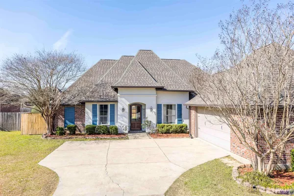 $368,000 | 7335 Oakview Drive, Zachary, LA 70791
