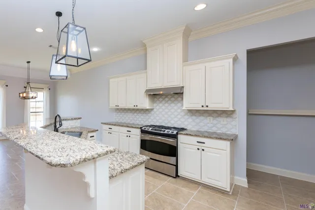 $373,000 | 7335 Oakview Drive, Zachary, LA 70791