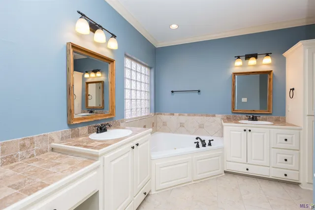 $373,000 | 7335 Oakview Drive, Zachary, LA 70791