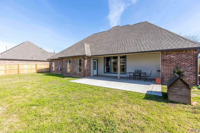 $373,000 | 7335 Oakview Drive, Zachary, LA 70791