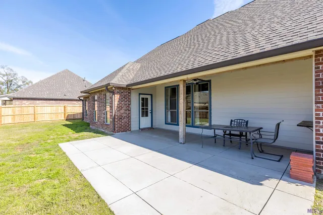 $373,000 | 7335 Oakview Drive, Zachary, LA 70791