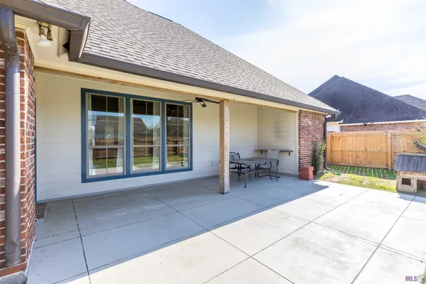 $363,000 | 7335 Oakview Drive, Zachary, LA 70791