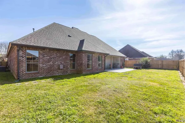 $363,000 | 7335 Oakview Drive, Zachary, LA 70791