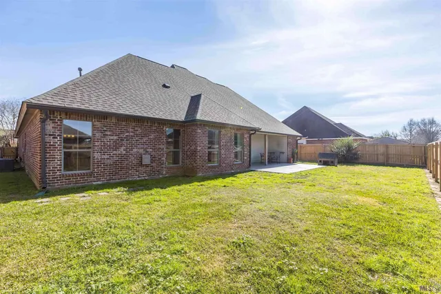 $373,000 | 7335 Oakview Drive, Zachary, LA 70791