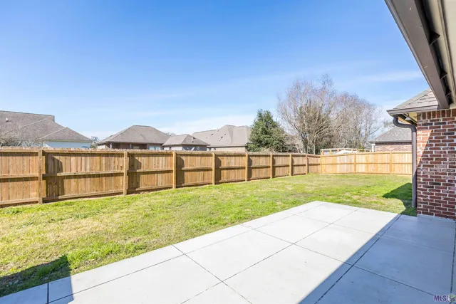 $373,000 | 7335 Oakview Drive, Zachary, LA 70791