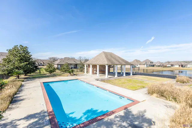 $373,000 | 7335 Oakview Drive, Zachary, LA 70791