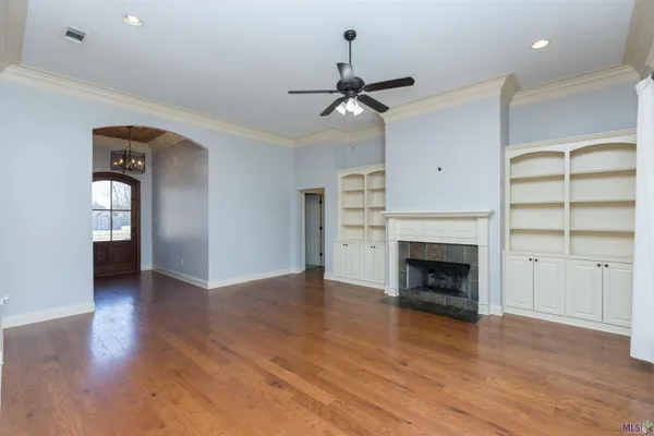 $363,000 | 7335 Oakview Drive, Zachary, LA 70791