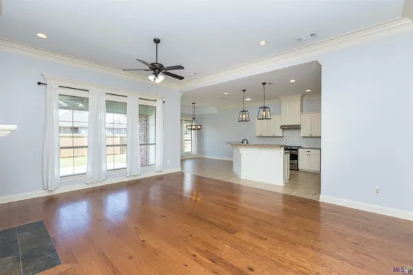 $363,000 | 7335 Oakview Drive, Zachary, LA 70791