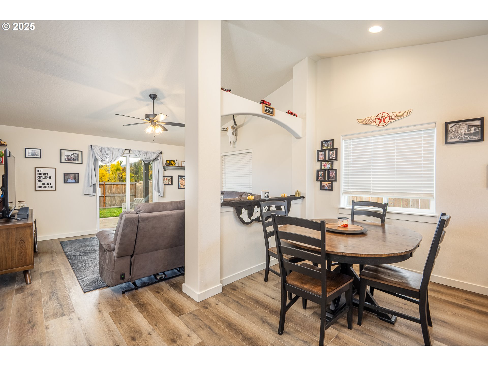 4967 Cedar View Drive Springfield, OR 97478 - Photo 3 of 22 a workspace with furniture and window