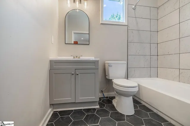 $1,400 | 536 Peronneau Street, Unit B, Spartanburg, SC 29306