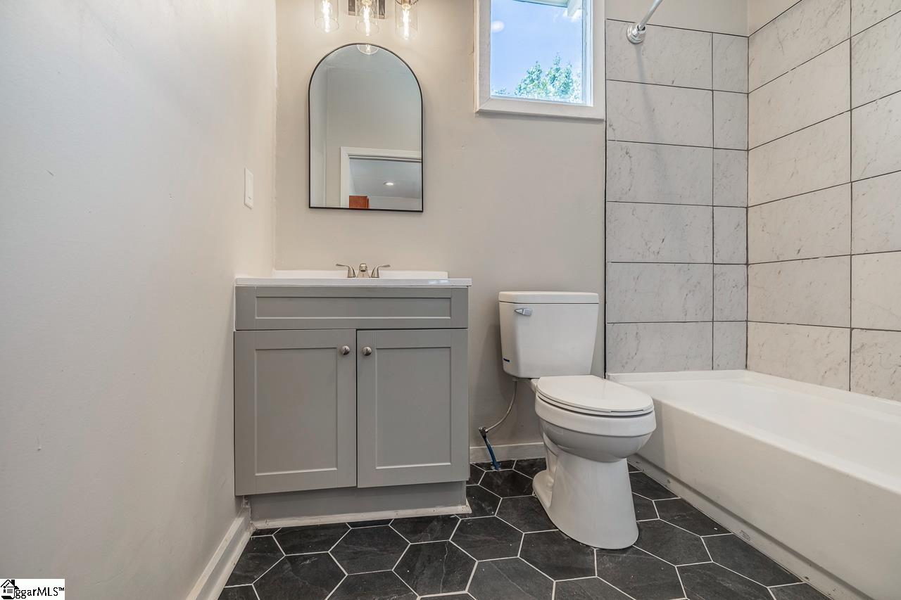 536 Peronneau Street, Unit B Spartanburg, SC 29306 - Photo 14 of 33