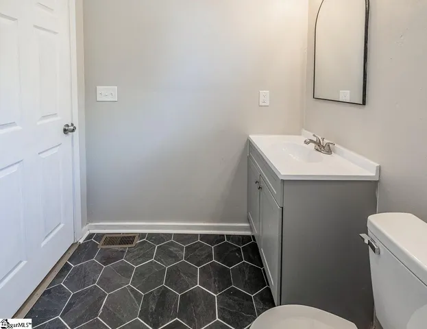 $1,400 | 536 Peronneau Street, Unit B, Spartanburg, SC 29306