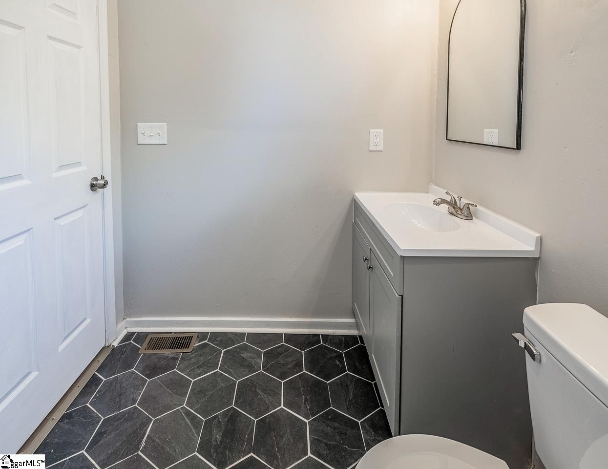 536 Peronneau Street, Unit B Spartanburg, SC 29306 - Photo 16 of 33