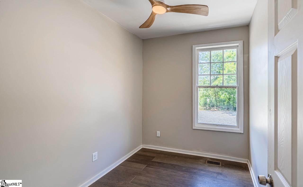 536 Peronneau Street, Unit B Spartanburg, SC 29306 - Photo 17 of 33