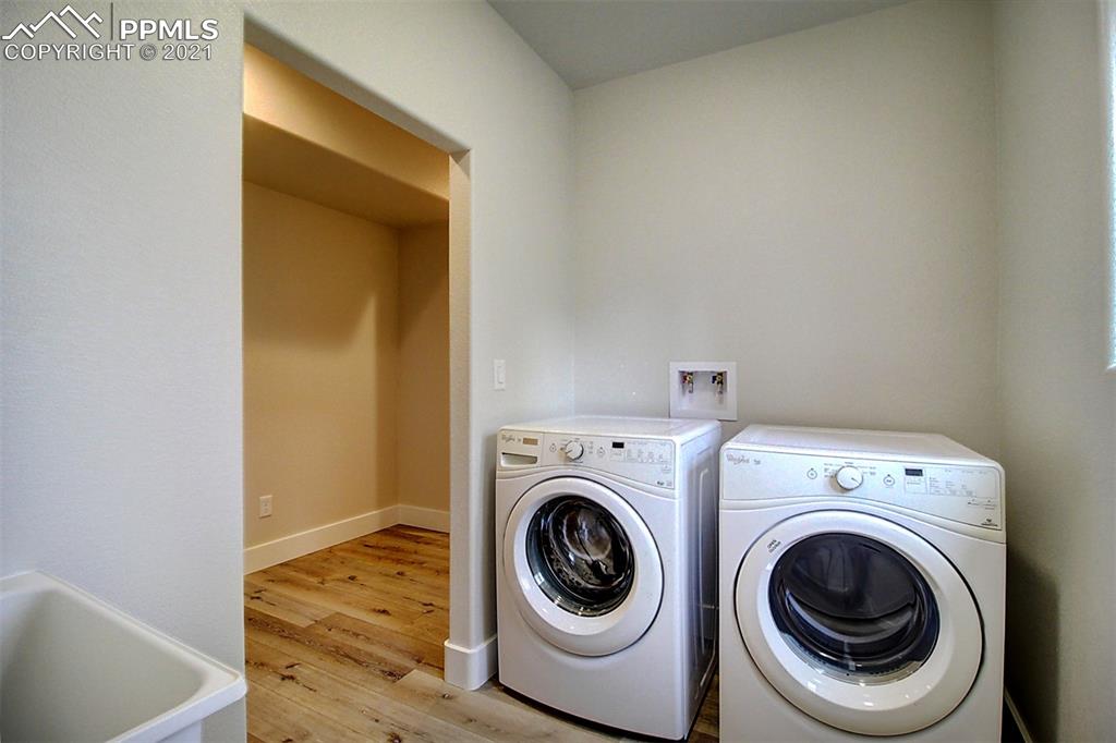 196 Shannon Place Divide, CO 80814 - Photo 15 of 25 a utility room with dryer and washer